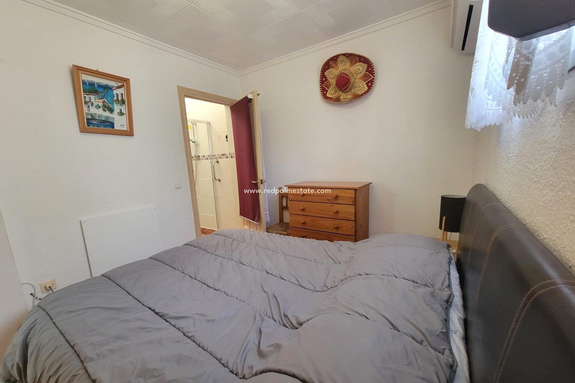 Videresalg - Rekkehus -
Torrevieja - La Siesta - El Salado - Torreta