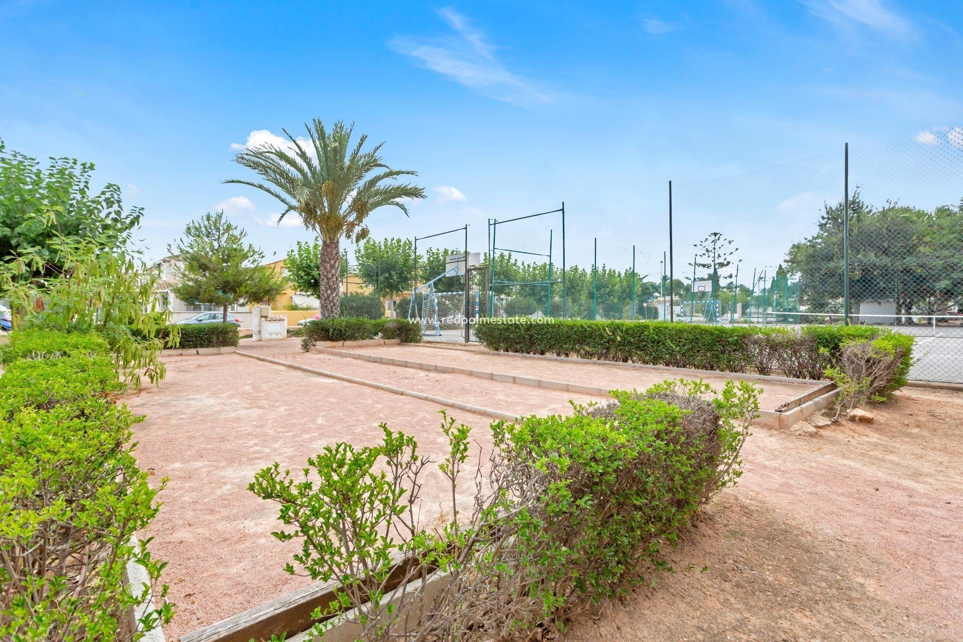 Videresalg - Rekkehus -
Torrevieja - La Siesta - El Salado -  Torreta