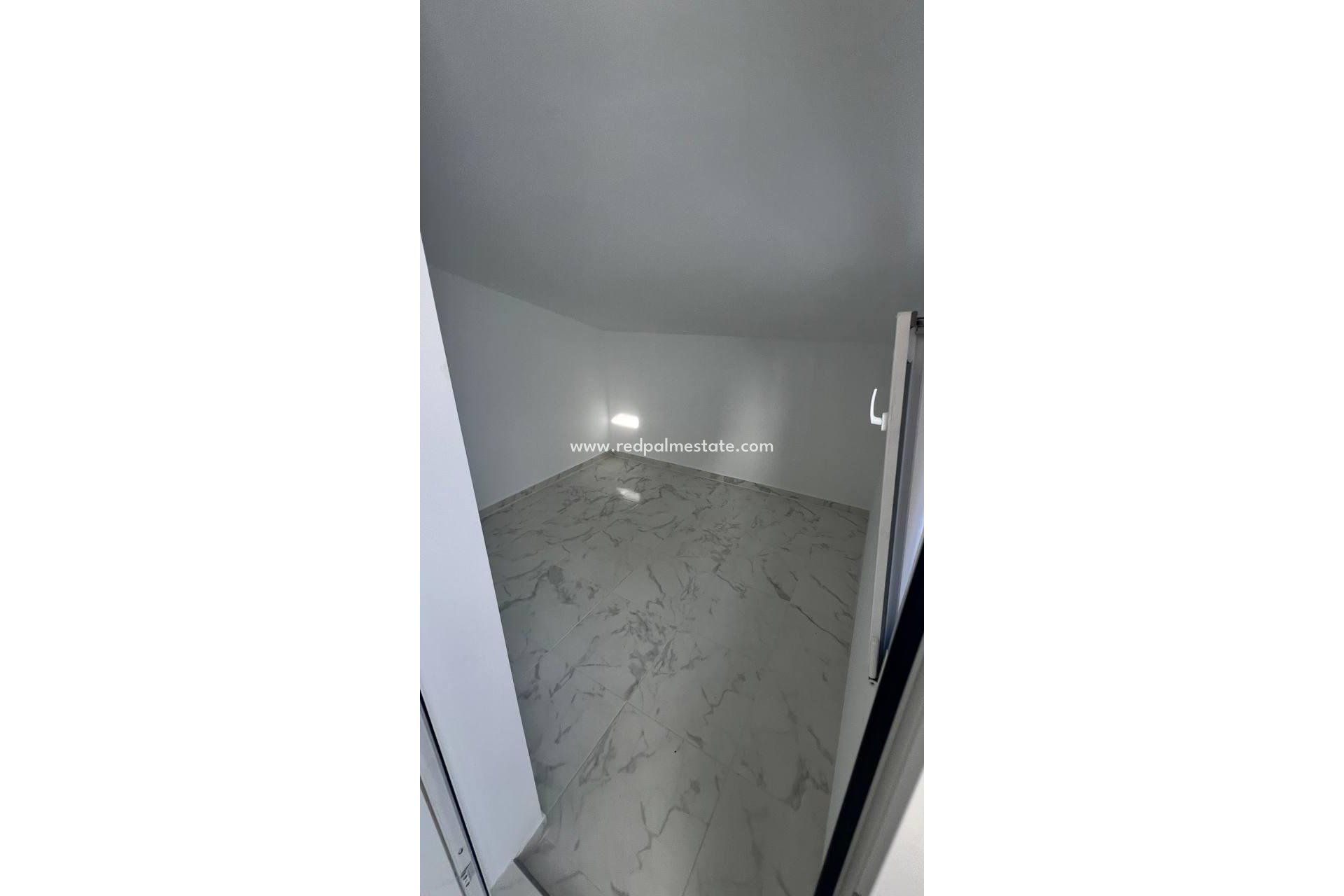 Videresalg - Rekkehus -
Torrevieja - Los balcones