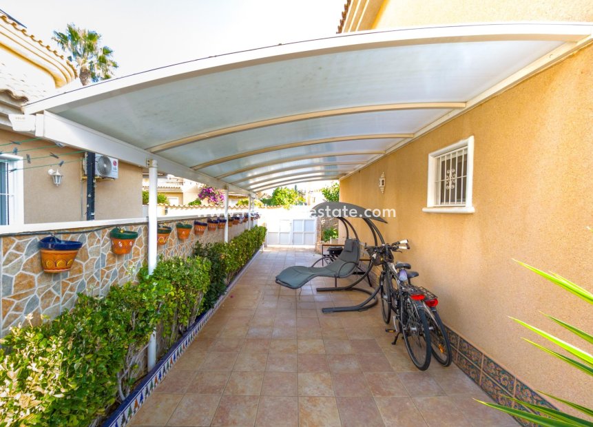 Videresalg - Rekkehus -
Torrevieja - Los balcones