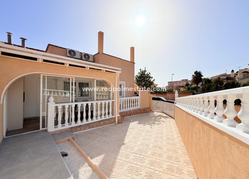 Videresalg - Rekkehus -
Torrevieja - Miramar - Torre Del Moro