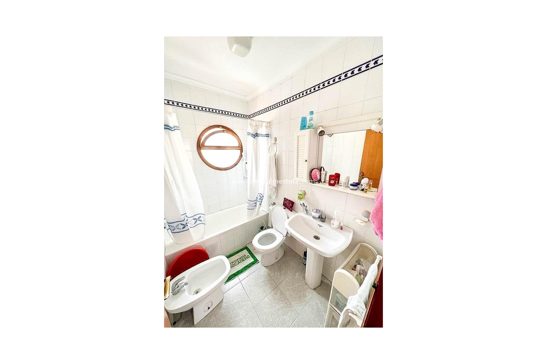 Videresalg - Rekkehus -
Torrevieja - Playa del Cura