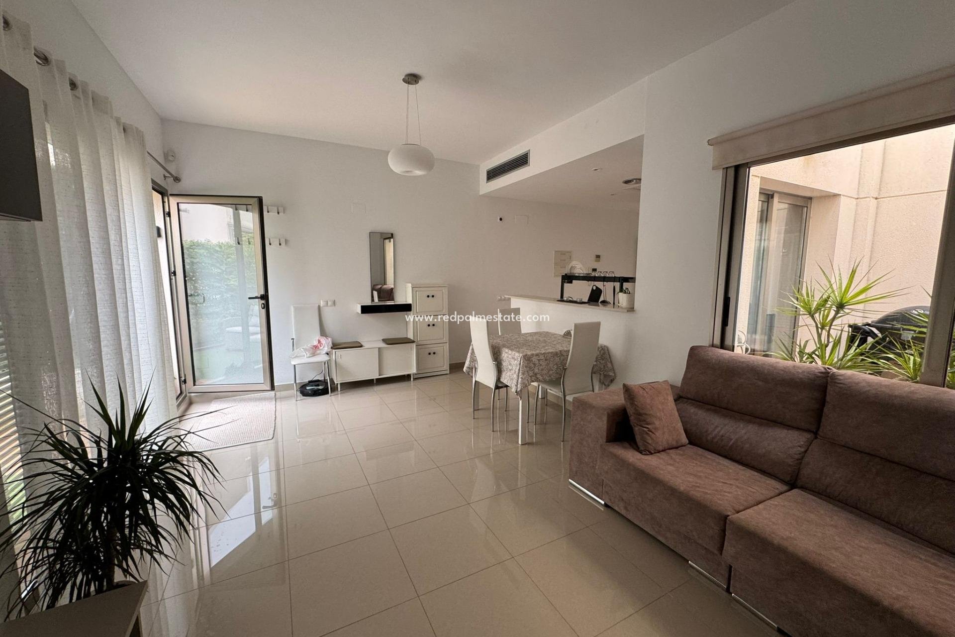 Videresalg - Rekkehus -
Torrevieja - Punta prima