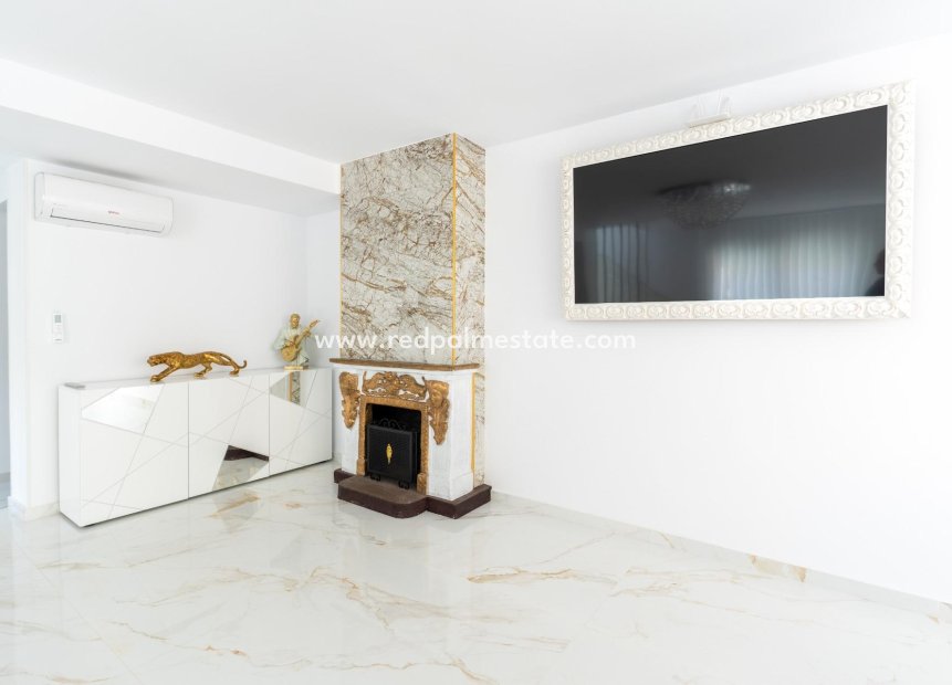 Videresalg - Rekkehus -
Torrevieja - Punta prima