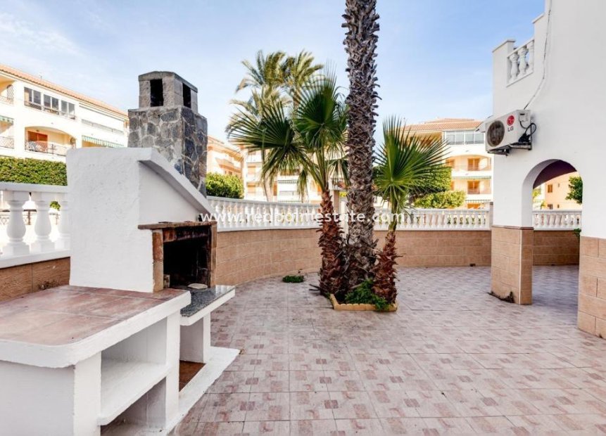 Videresalg - Rekkehus -
Torrevieja - Torre la mata