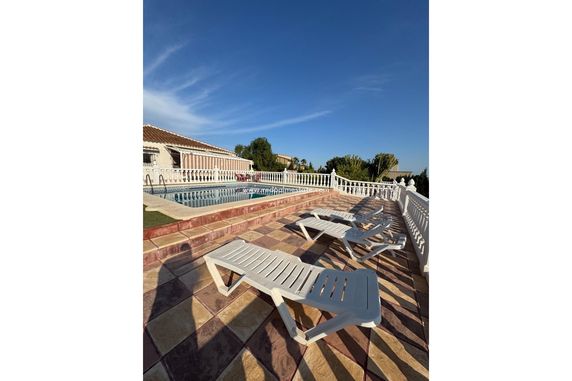 Videresalg - Villa -
Albatera - Partida Lomas