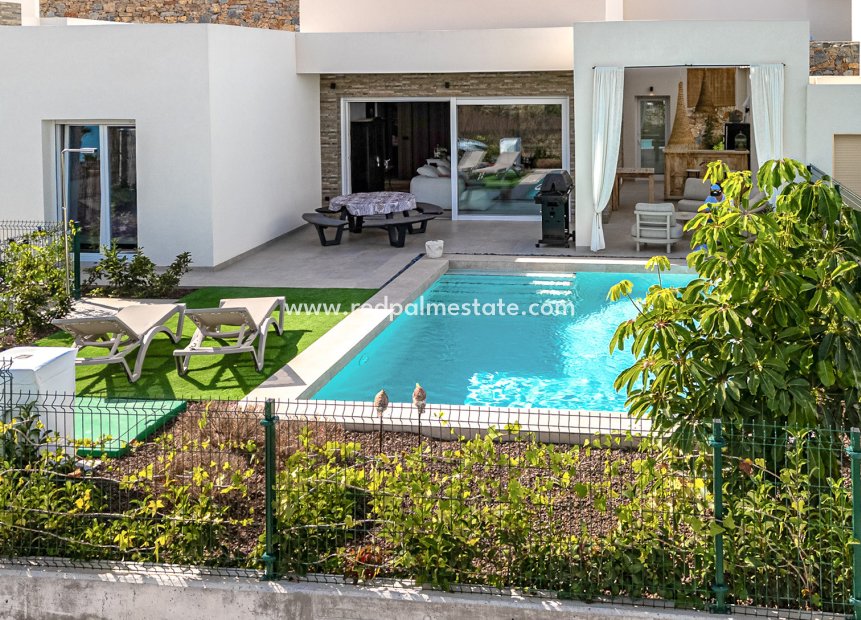 Videresalg - Villa -
Algorfa - La Finca