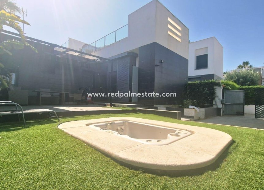 Videresalg - Villa -
Algorfa - Pueblo 3