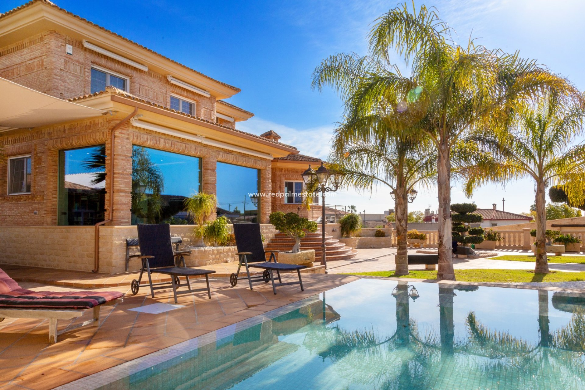 Videresalg - Villa -
Alicante - Inland