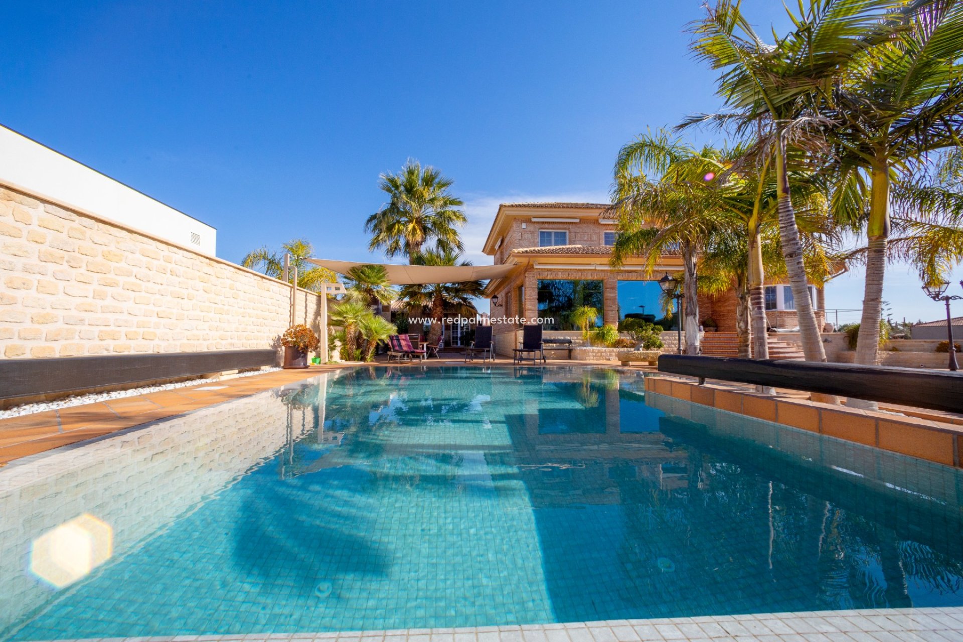 Videresalg - Villa -
Alicante - Inland