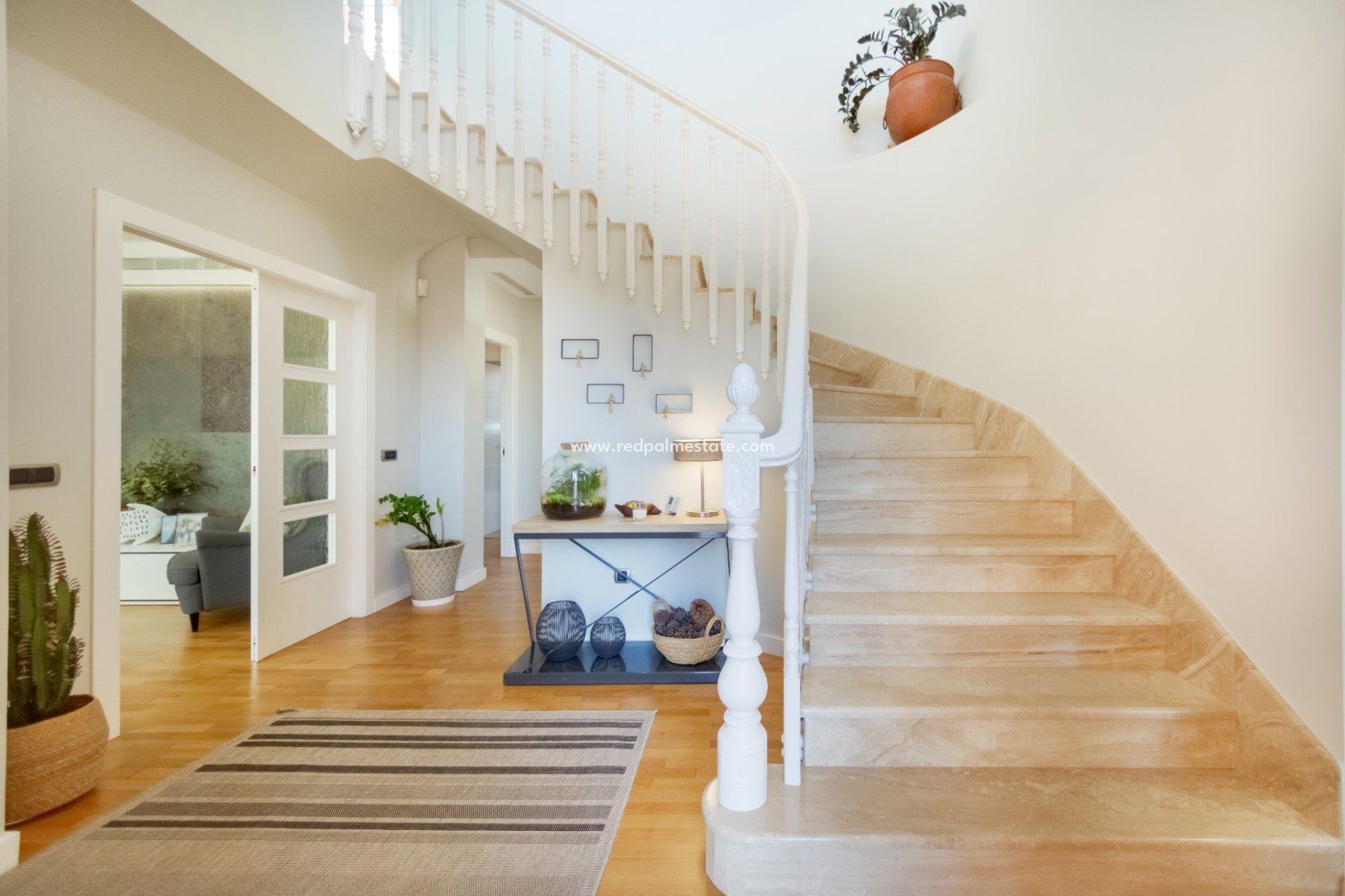 Videresalg - Villa -
Alicante - Inland