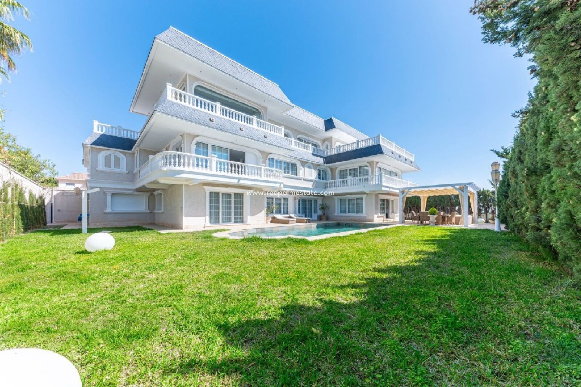 Videresalg - Villa -
Alicante - Playa San Juan