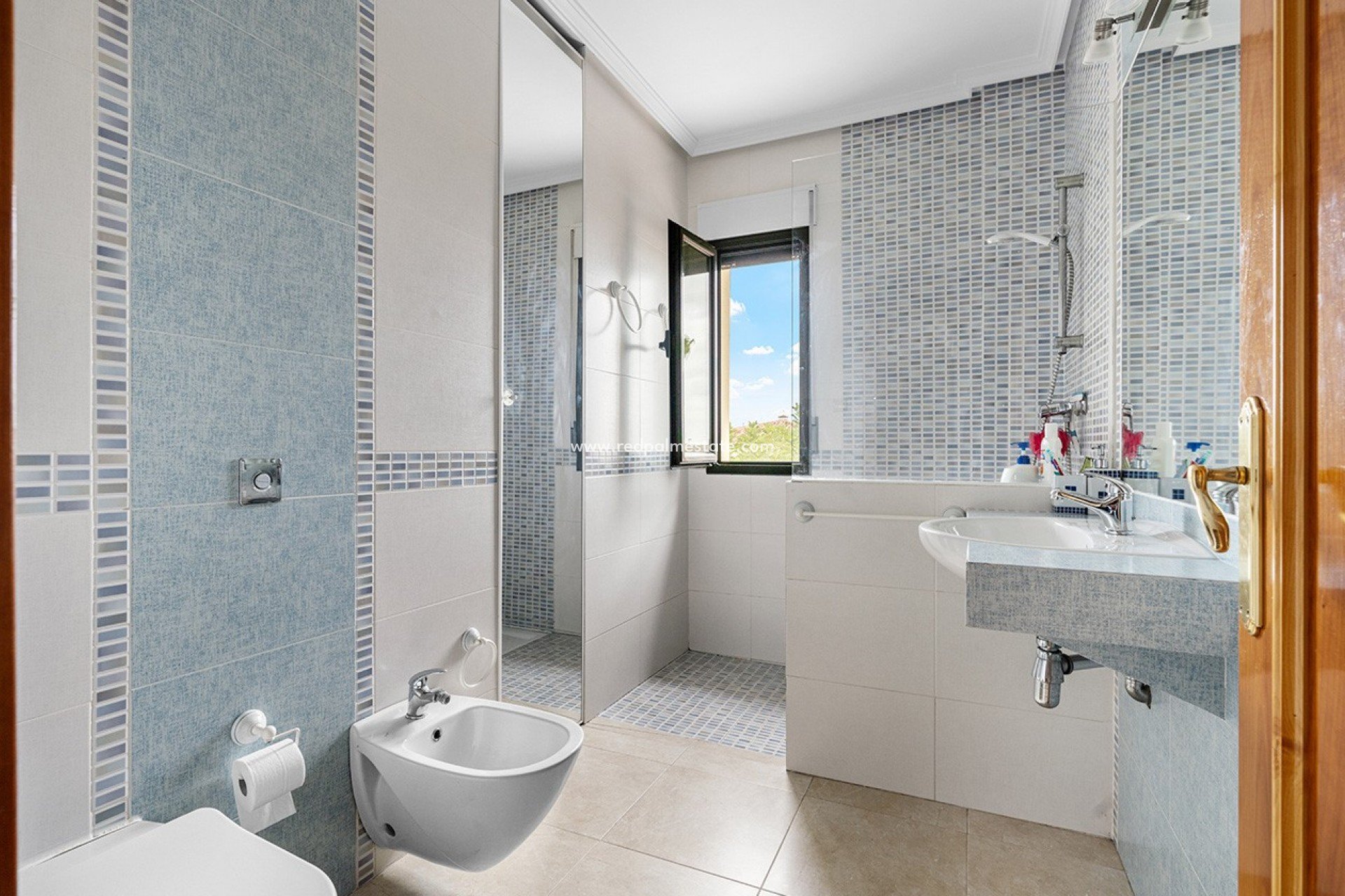 Videresalg - Villa -
Alicante - Rebolledo