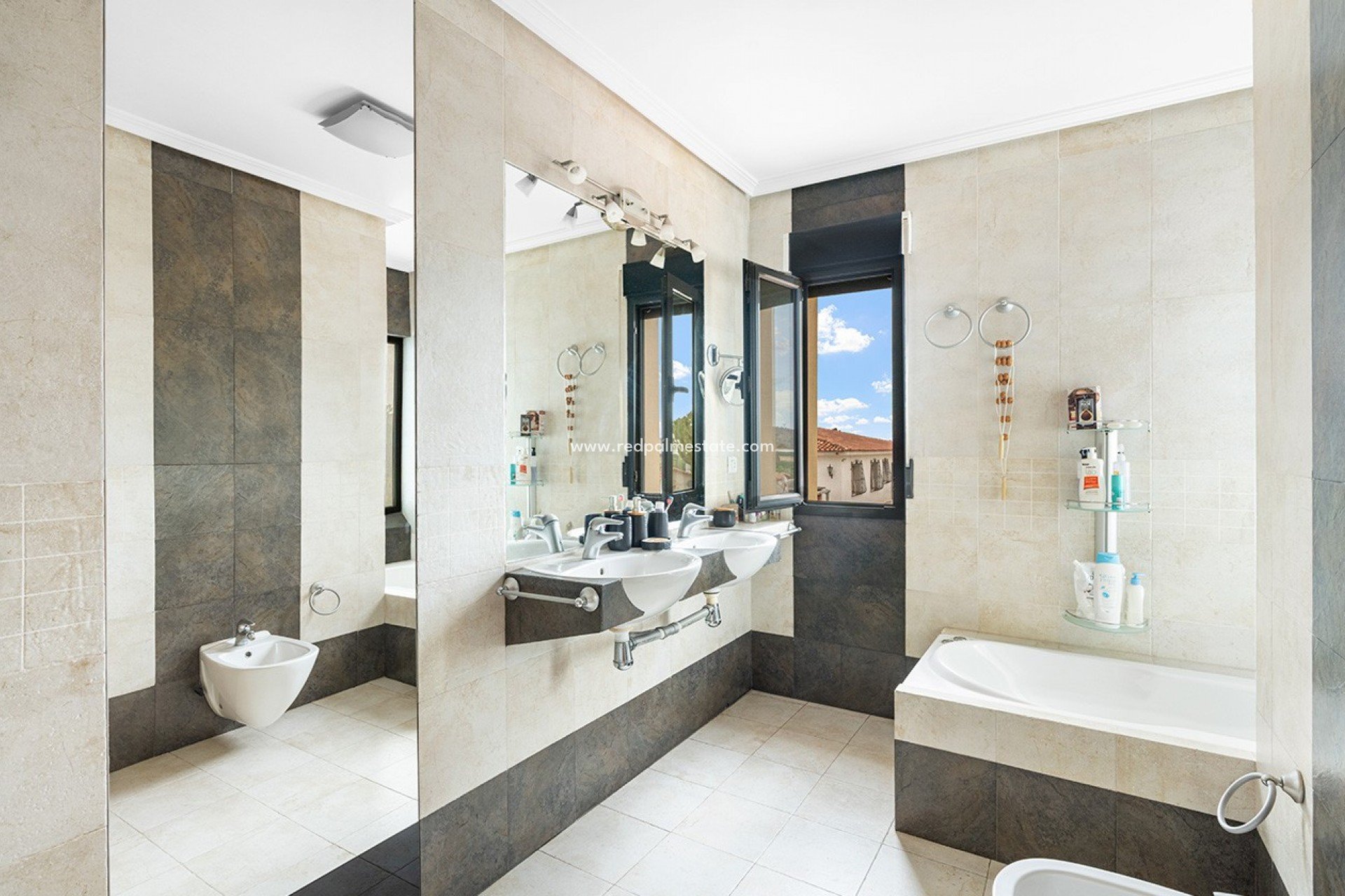 Videresalg - Villa -
Alicante - Rebolledo