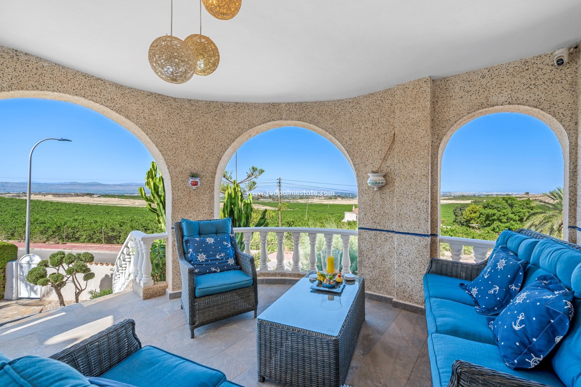 Videresalg - Villa -
Almoradí - Inland