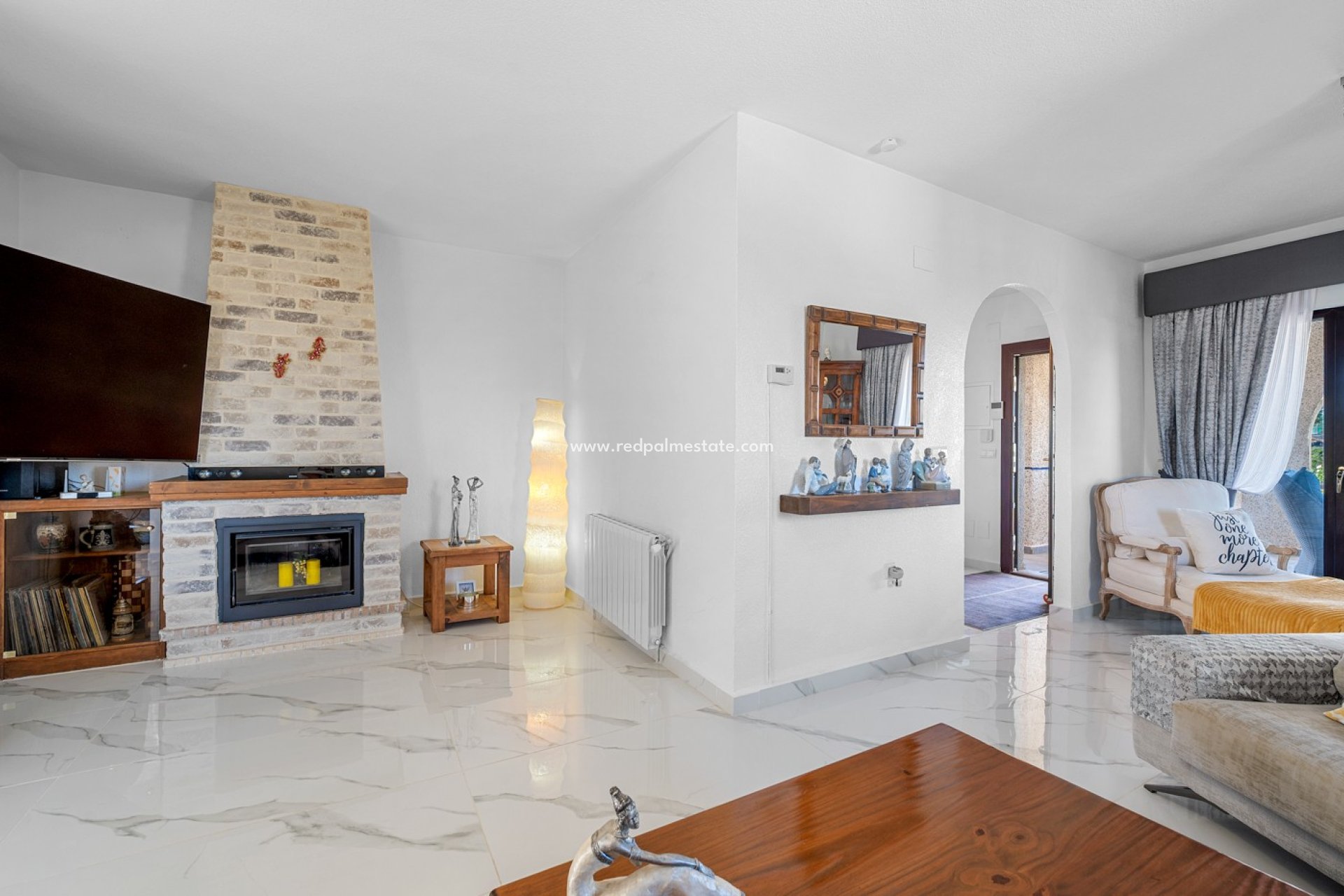 Videresalg - Villa -
Almoradí - Inland