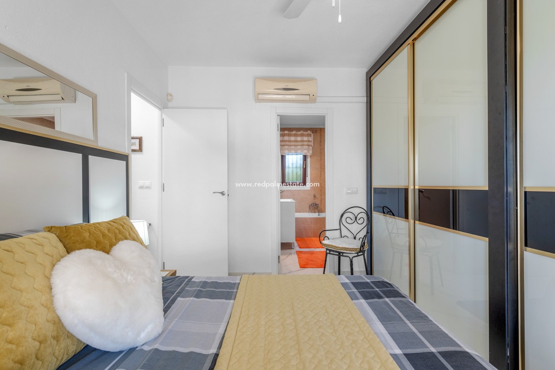 Videresalg - Villa -
Almoradí - Inland