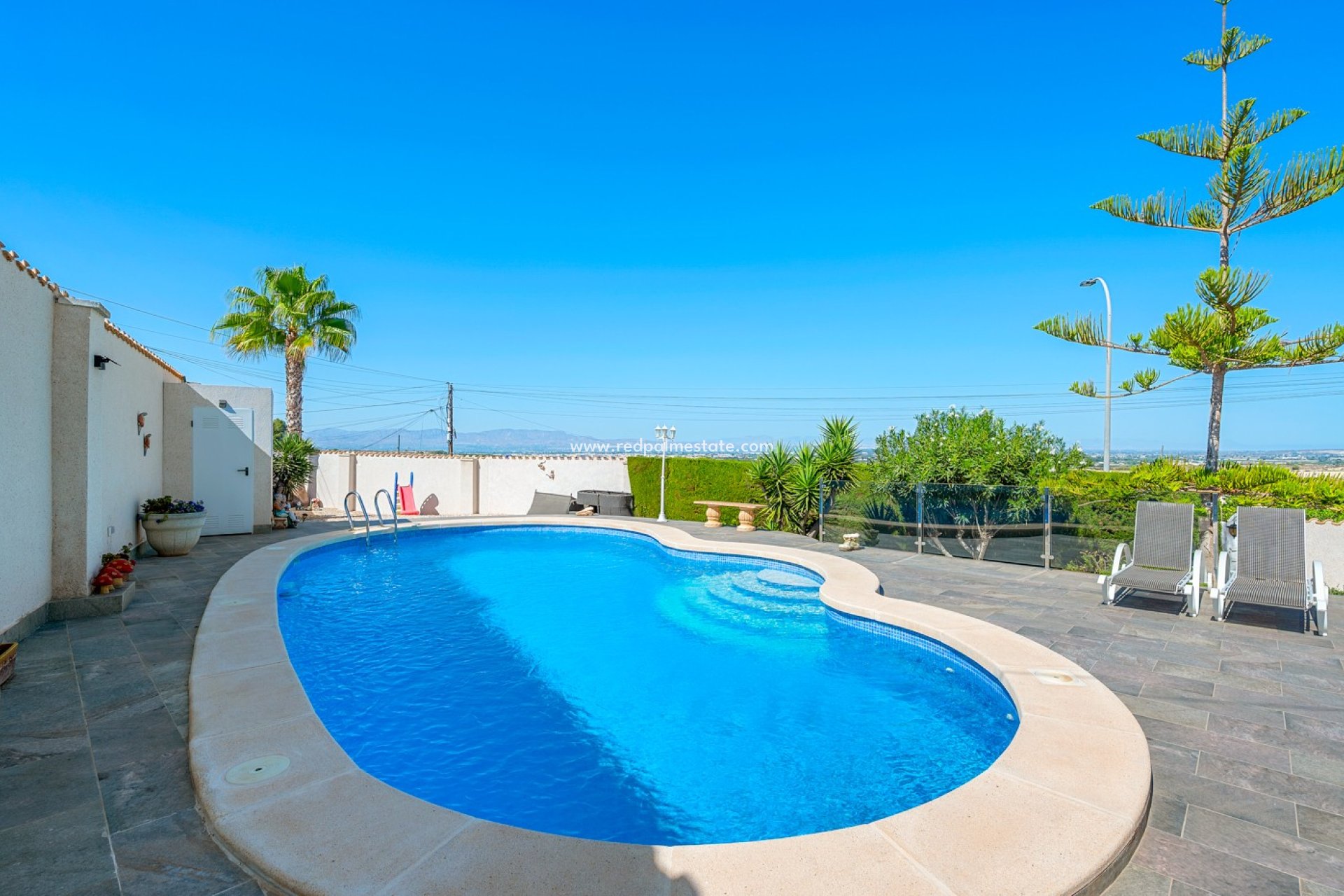 Videresalg - Villa -
Almoradí - Inland