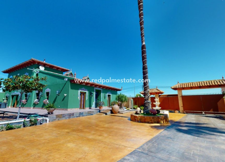 Videresalg - Villa -
Almoradí - Inland