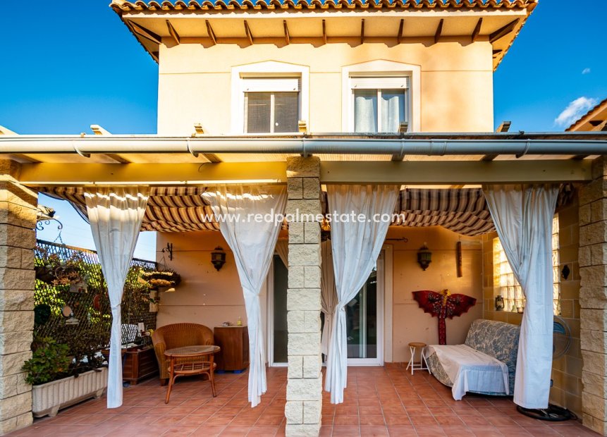 Videresalg - Villa -
Benferri - Inland