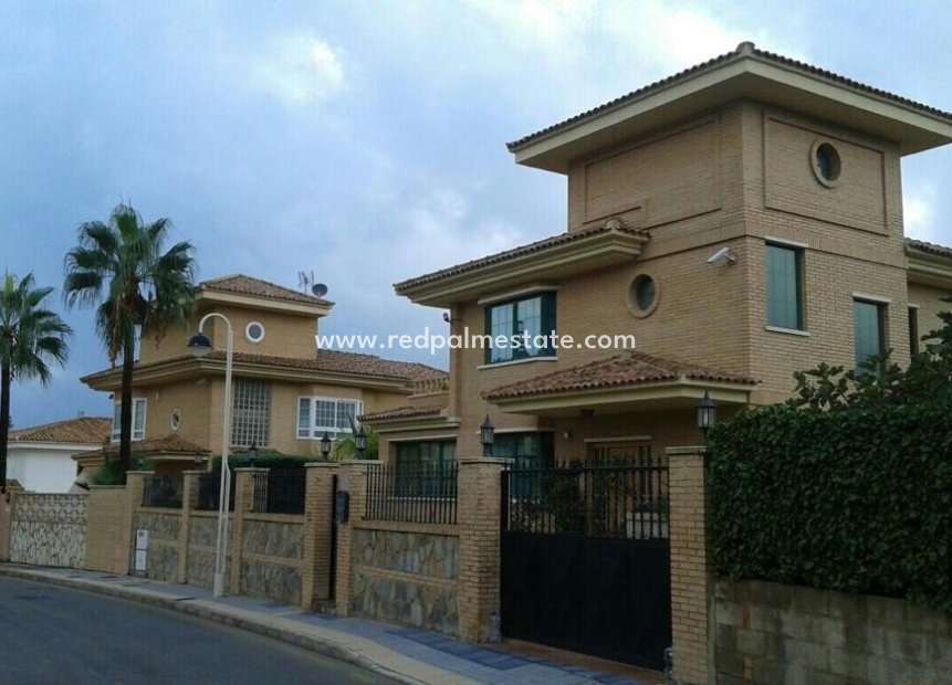 Videresalg - Villa -
Benidorm - Costa Blanca