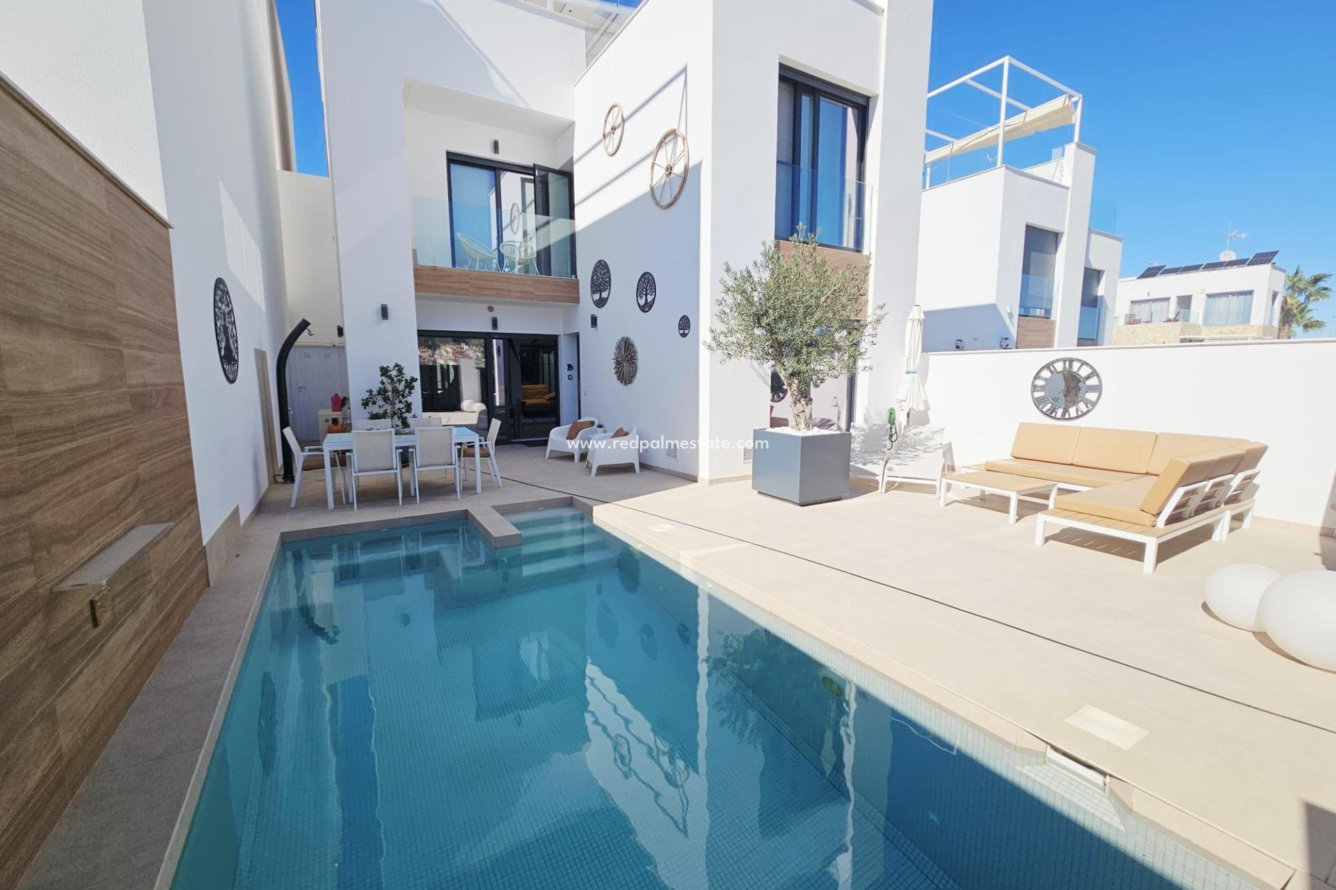 Videresalg - Villa -
Benijofar - Benimar