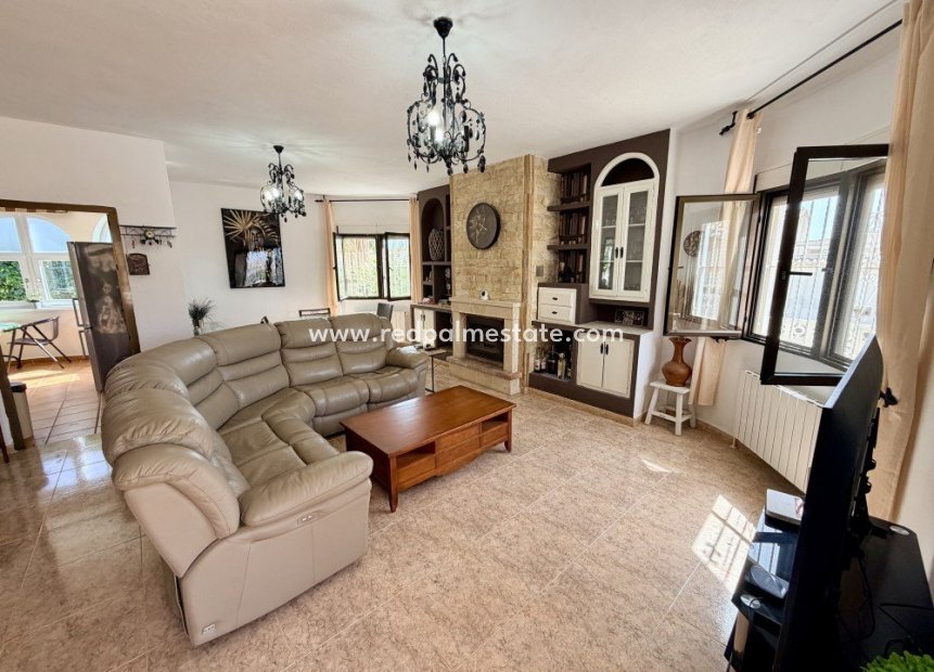 Videresalg - Villa -
Benijofar