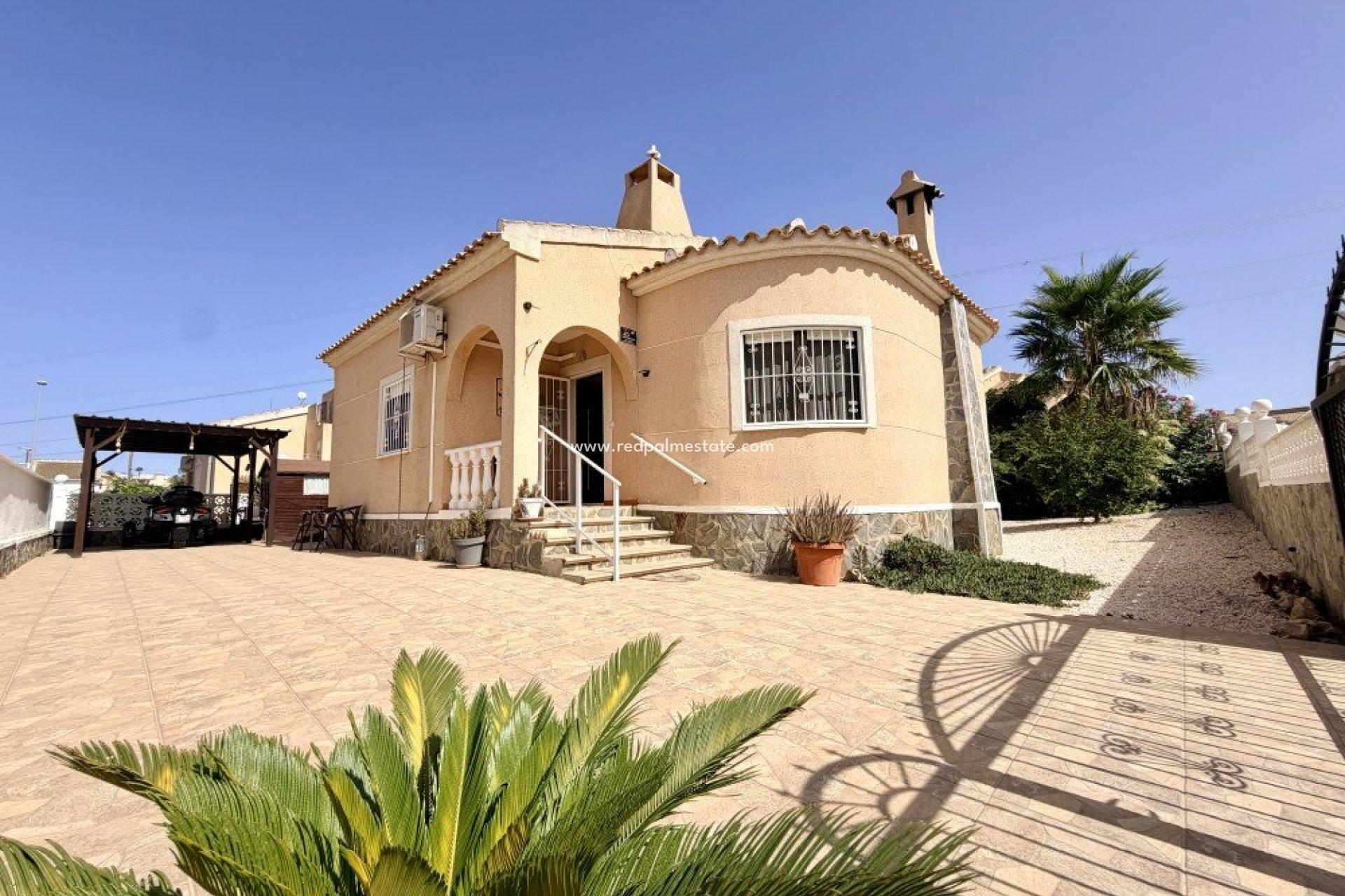 Videresalg - Villa -
Benijofar