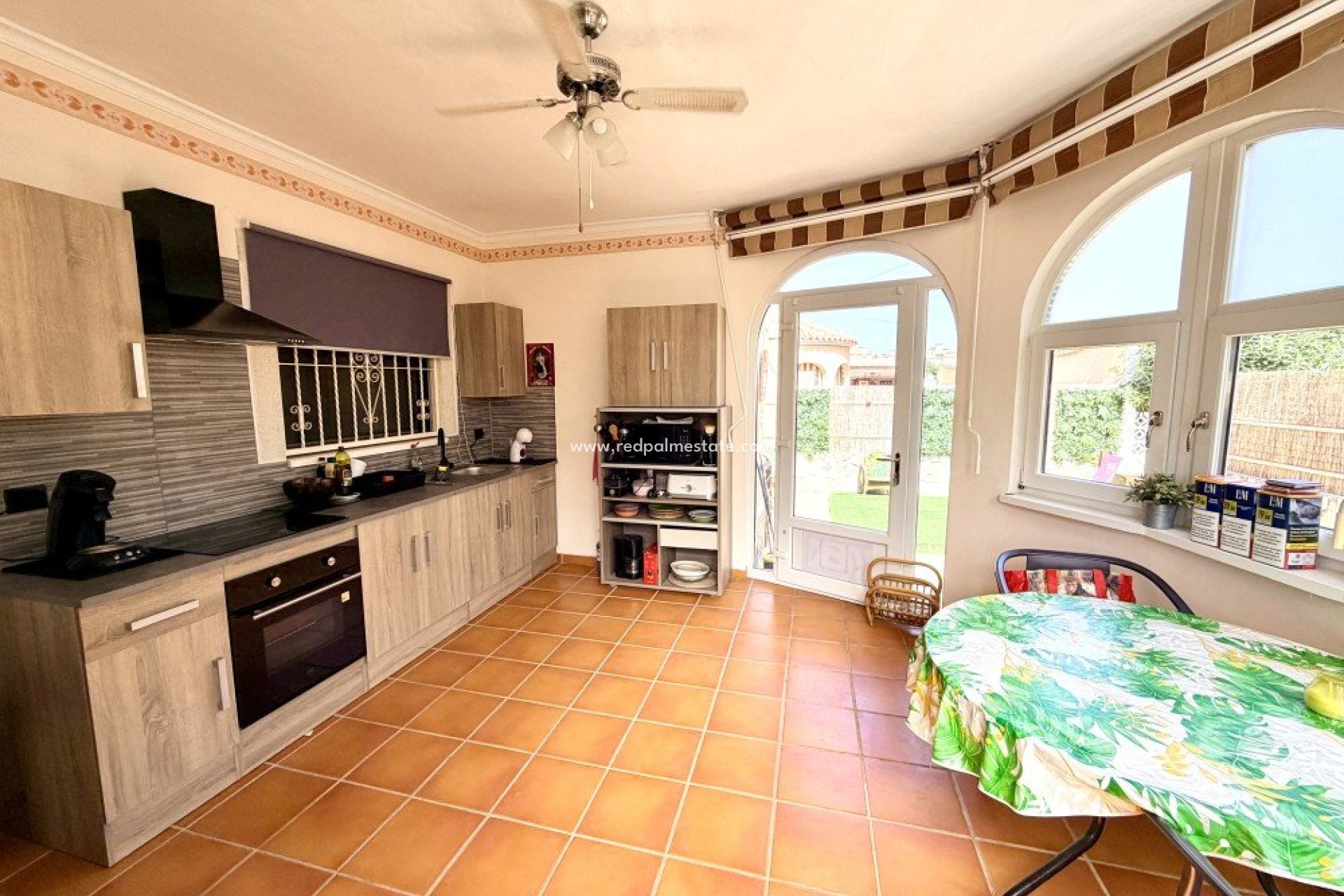 Videresalg - Villa -
Benijofar