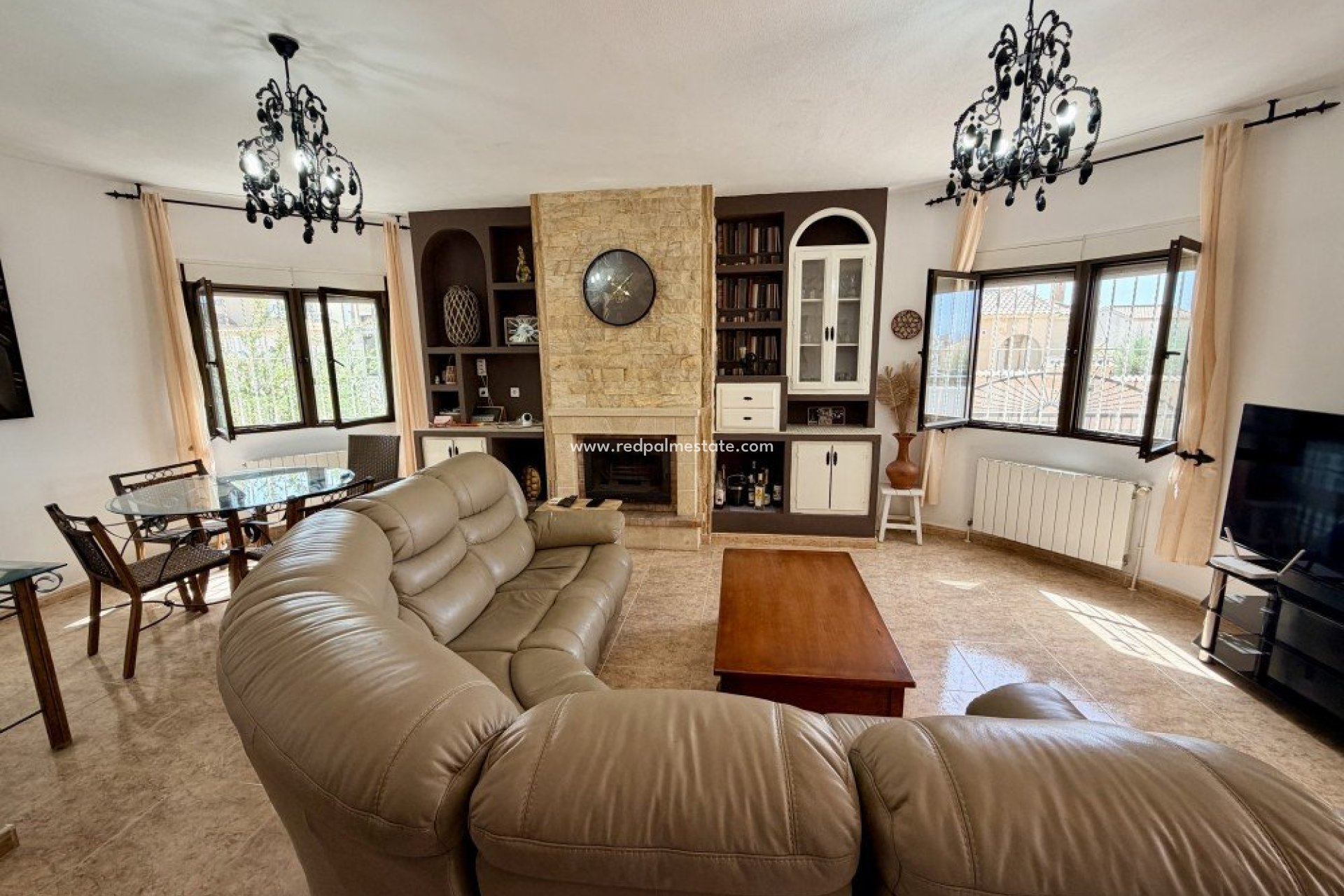 Videresalg - Villa -
Benijofar