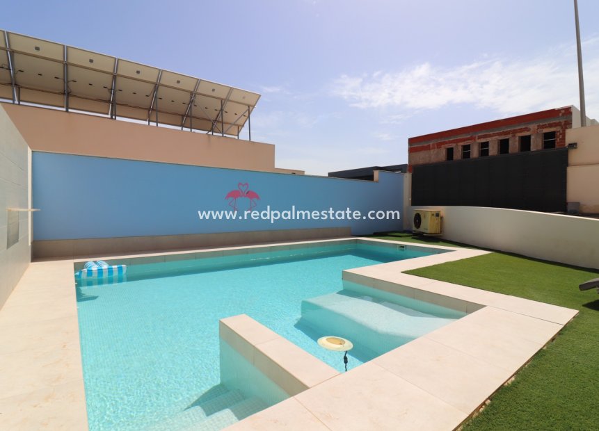 Videresalg - Villa -
Benijofar