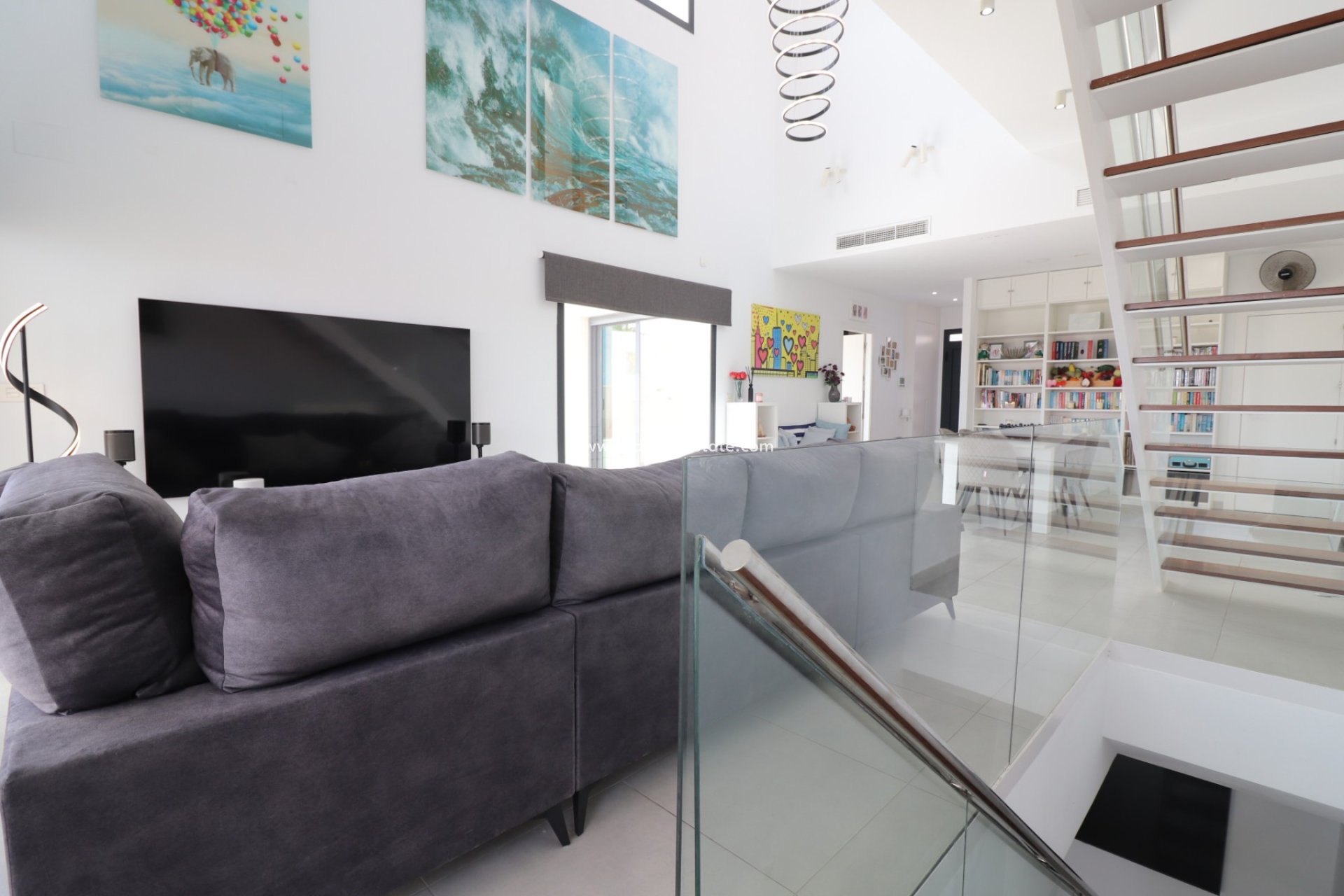 Videresalg - Villa -
Benijofar