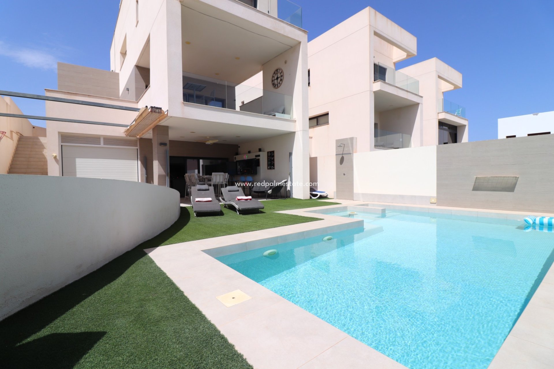 Videresalg - Villa -
Benijofar