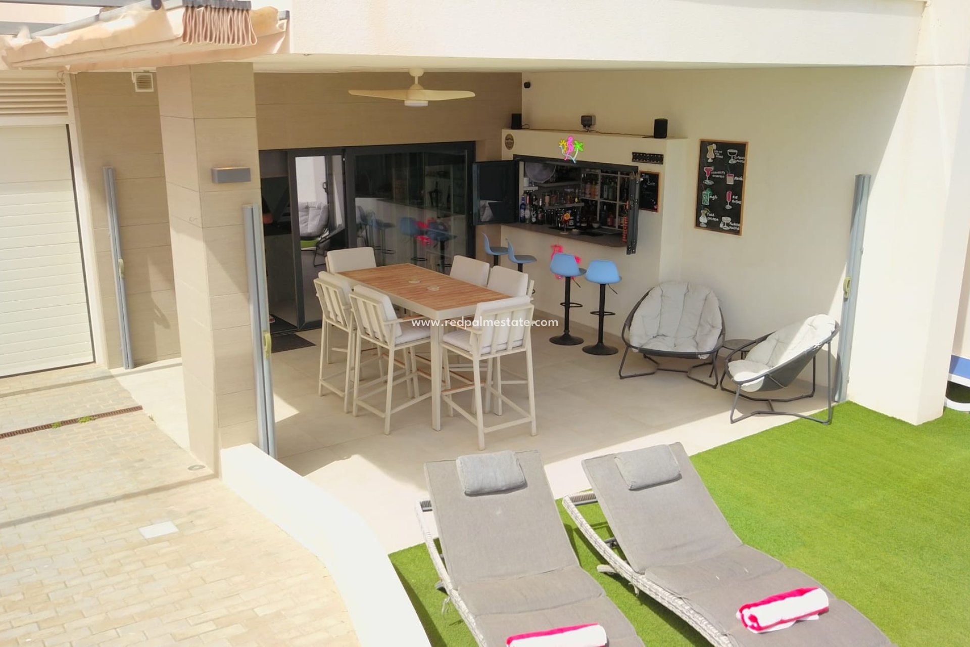 Videresalg - Villa -
Benijofar
