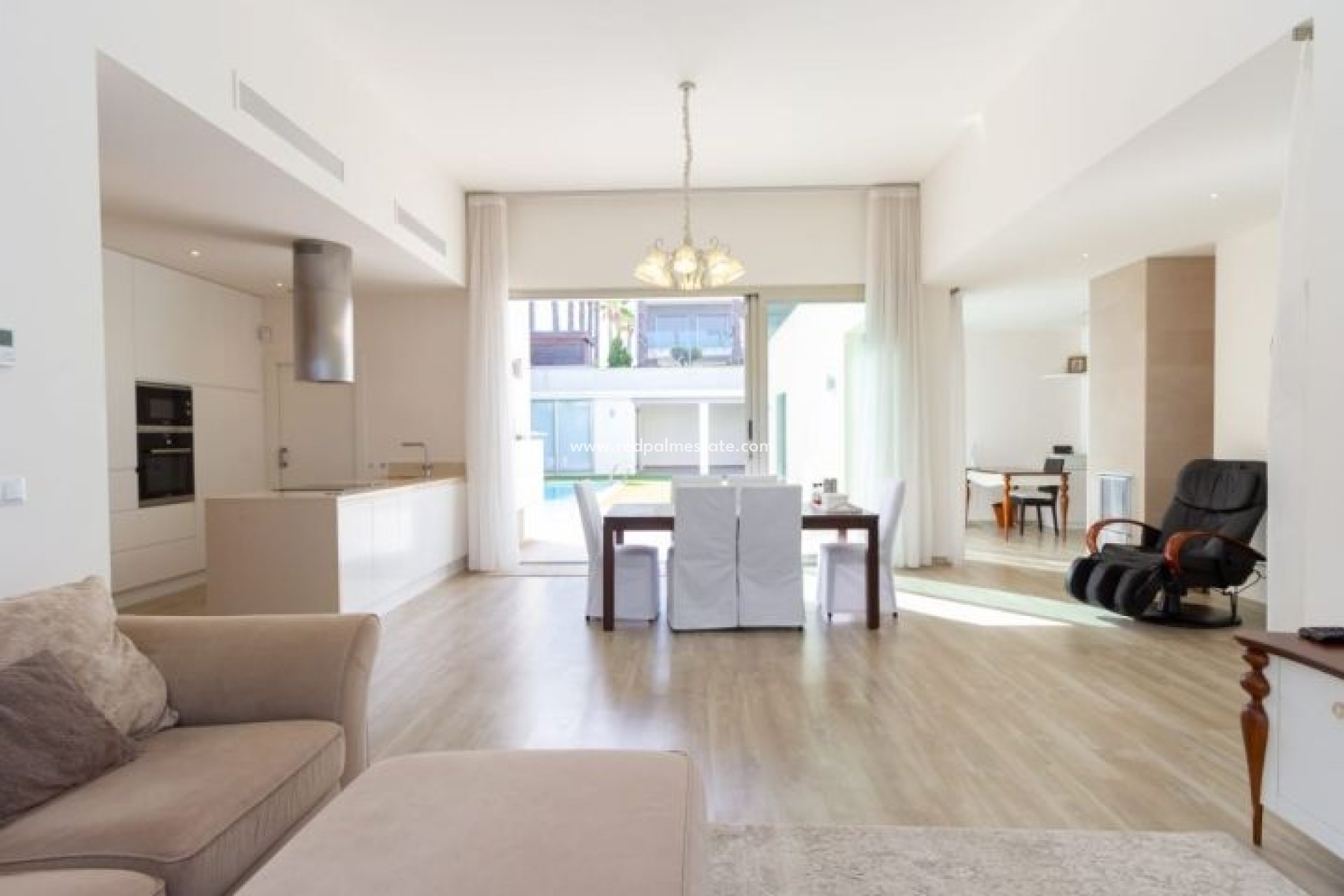 Videresalg - Villa -
Benijofar