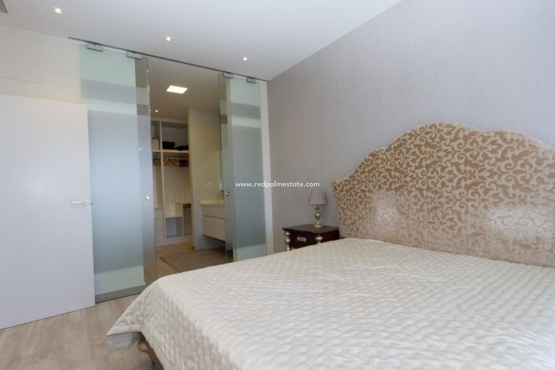 Videresalg - Villa -
Benijofar