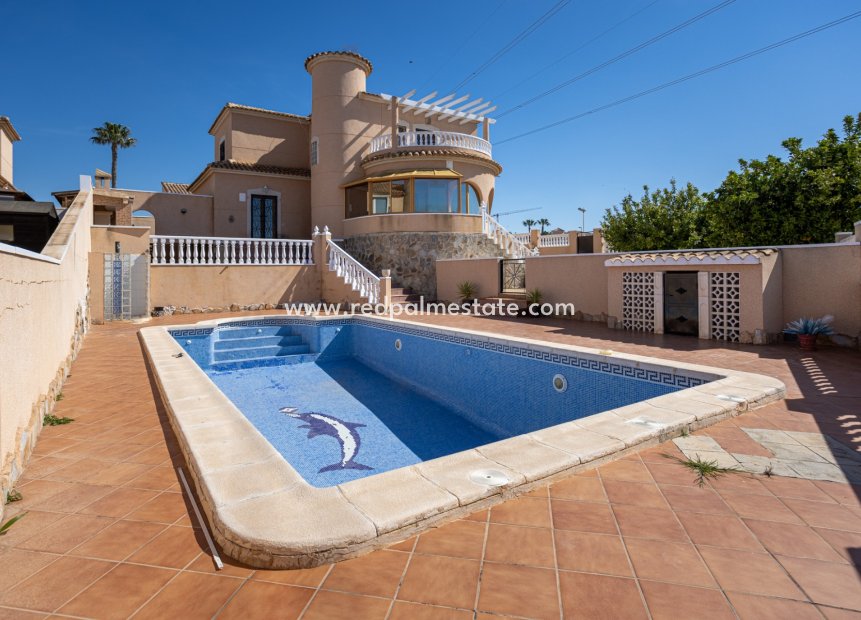 Videresalg - Villa -
Benijofar