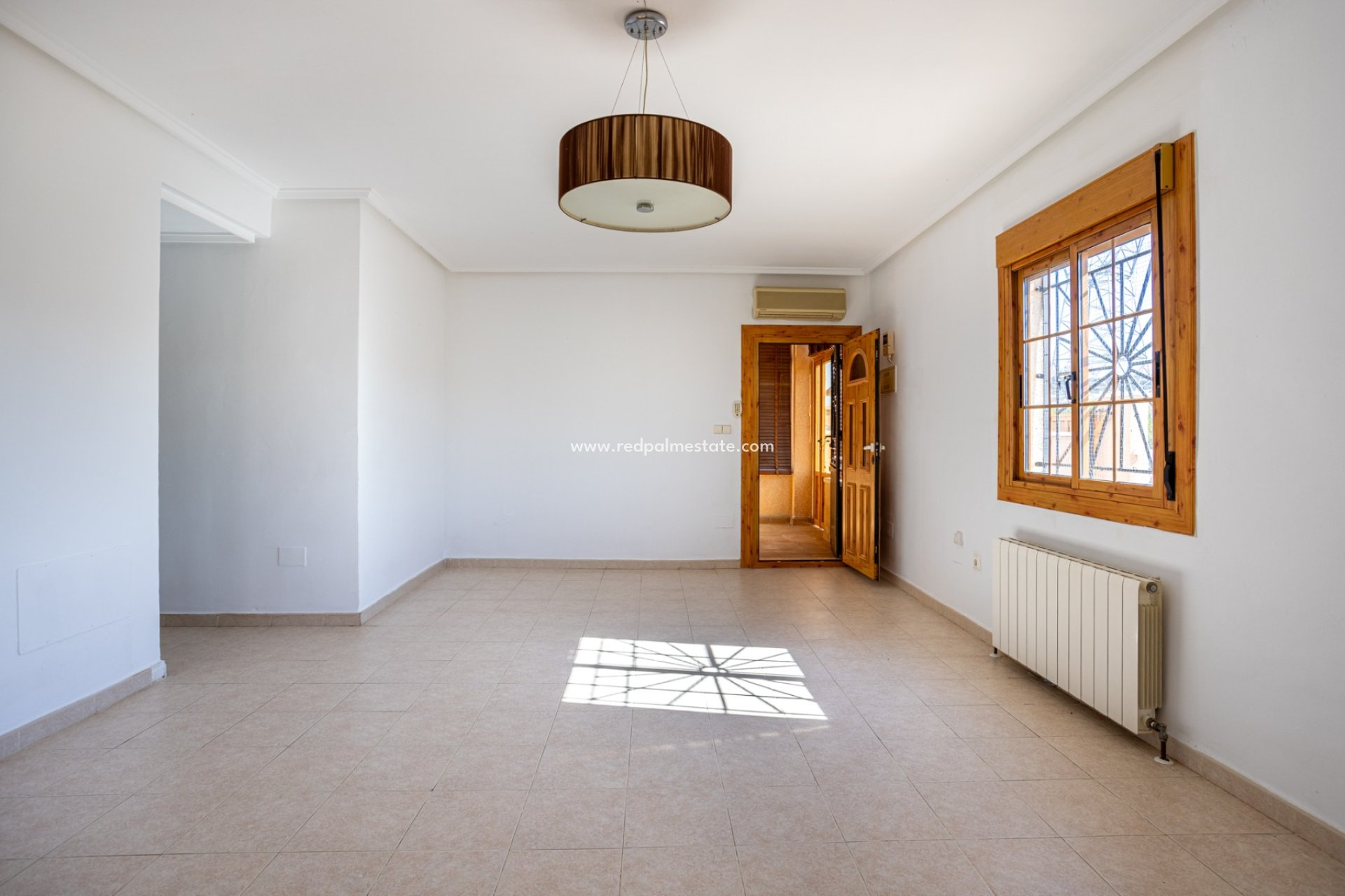 Videresalg - Villa -
Benijofar