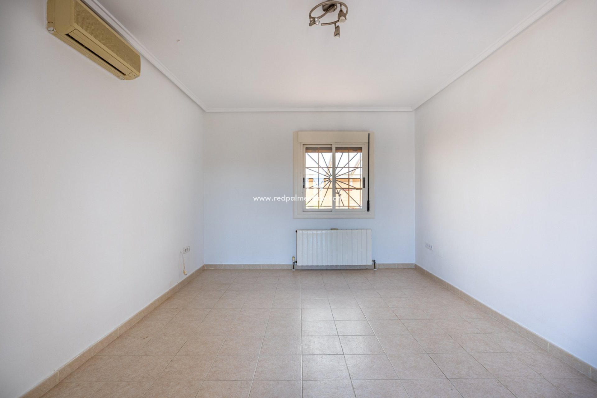 Videresalg - Villa -
Benijofar