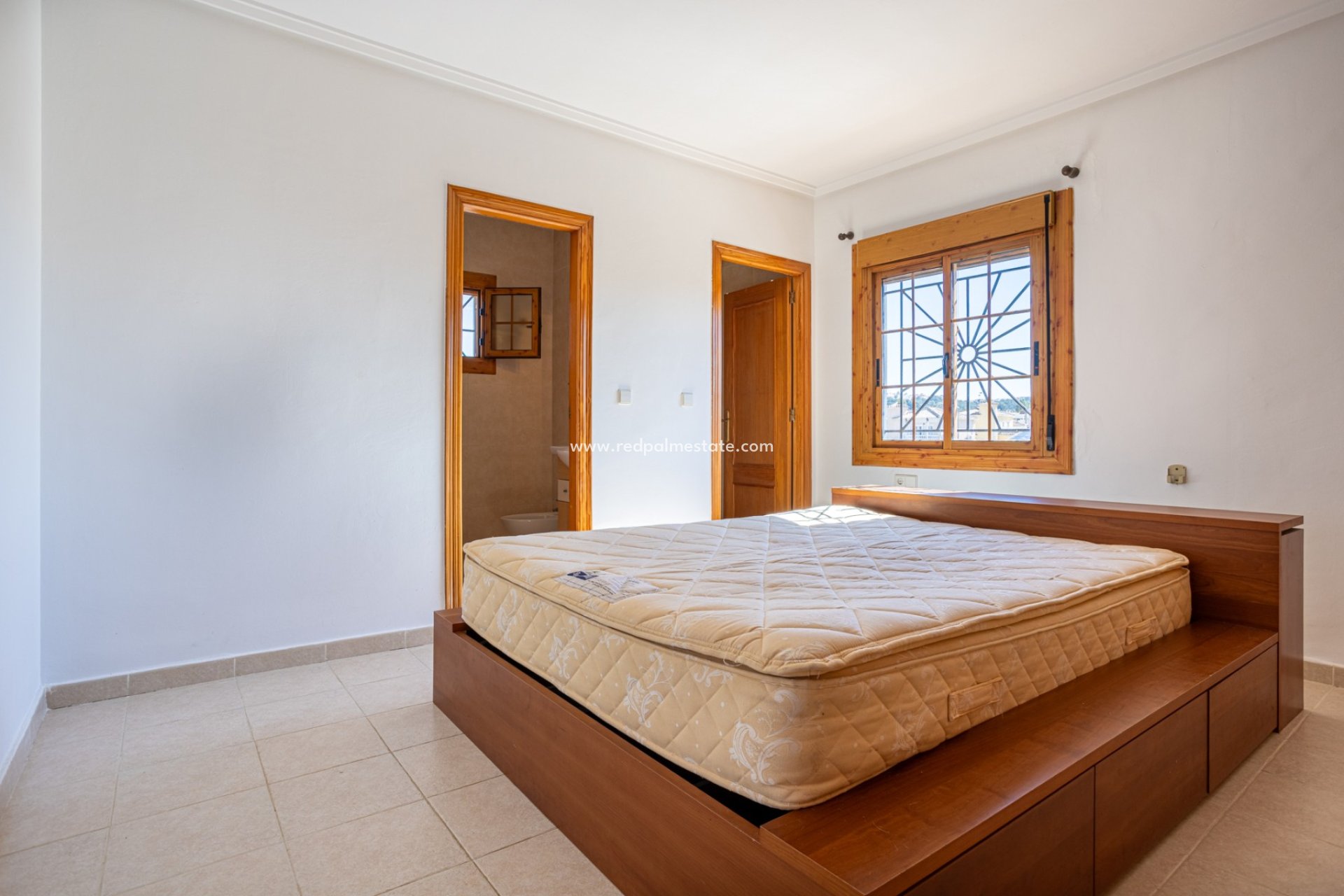 Videresalg - Villa -
Benijofar
