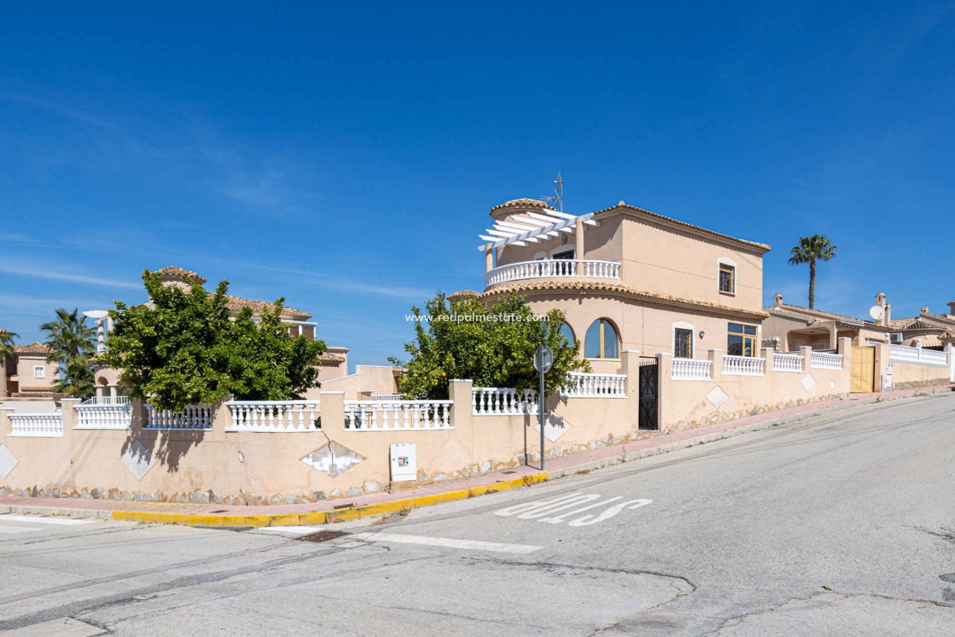Videresalg - Villa -
Benijofar