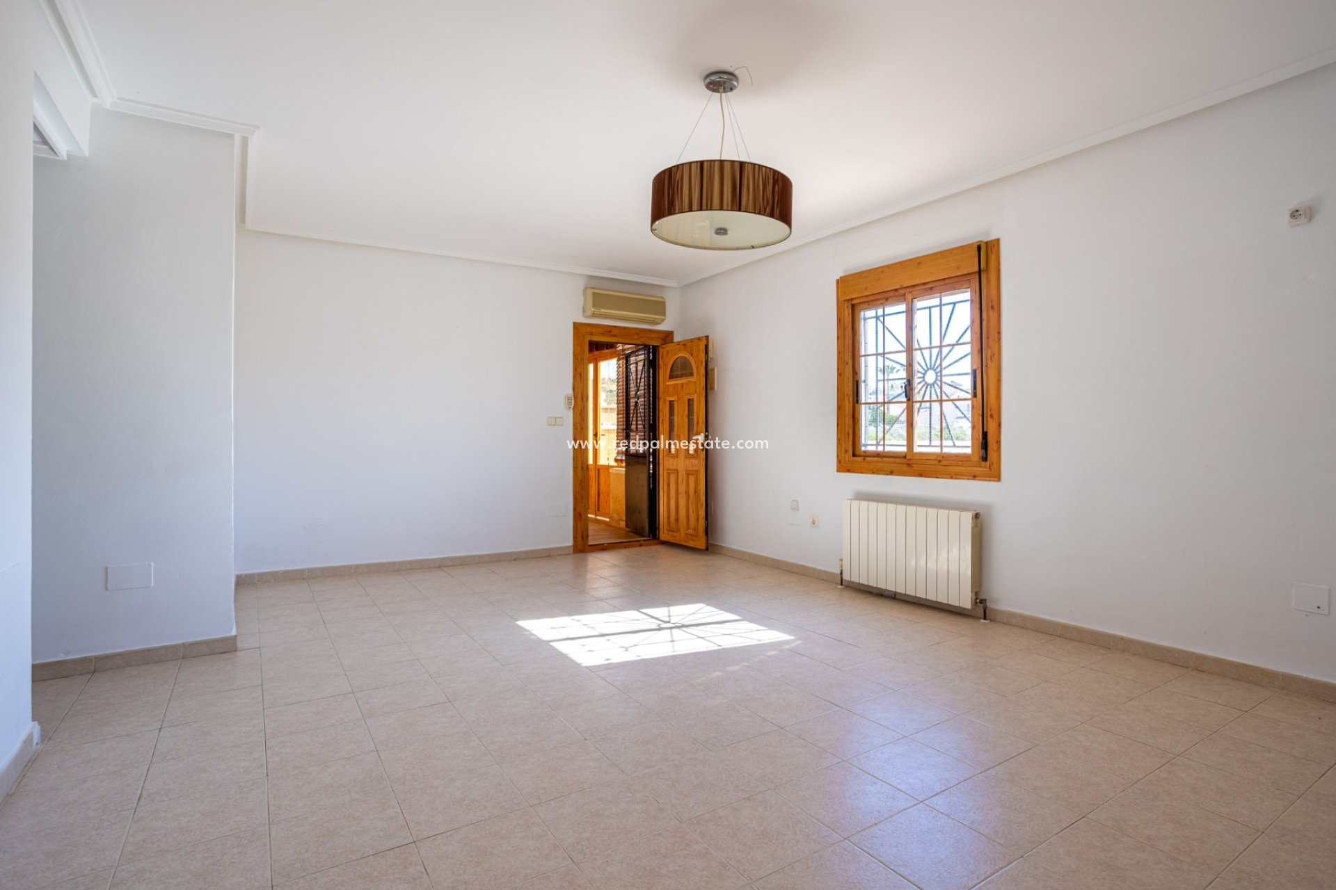Videresalg - Villa -
Benijofar