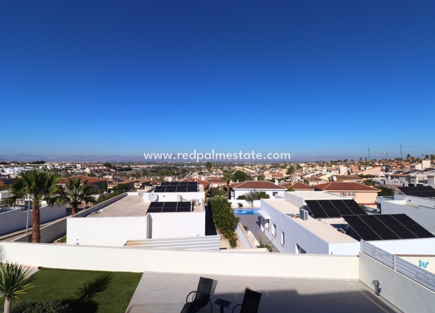 Videresalg - Villa -
Benimar
