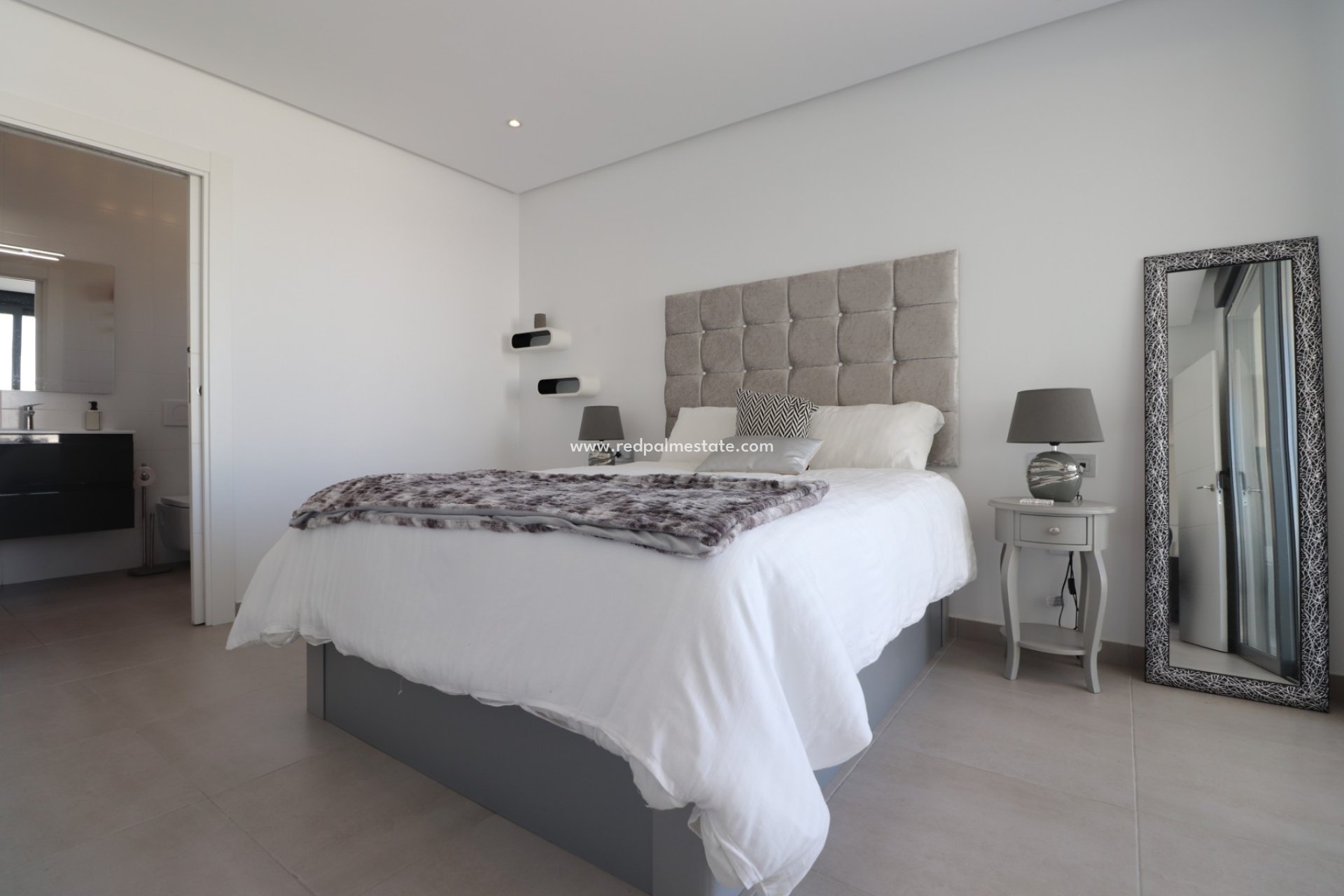 Videresalg - Villa -
Benimar