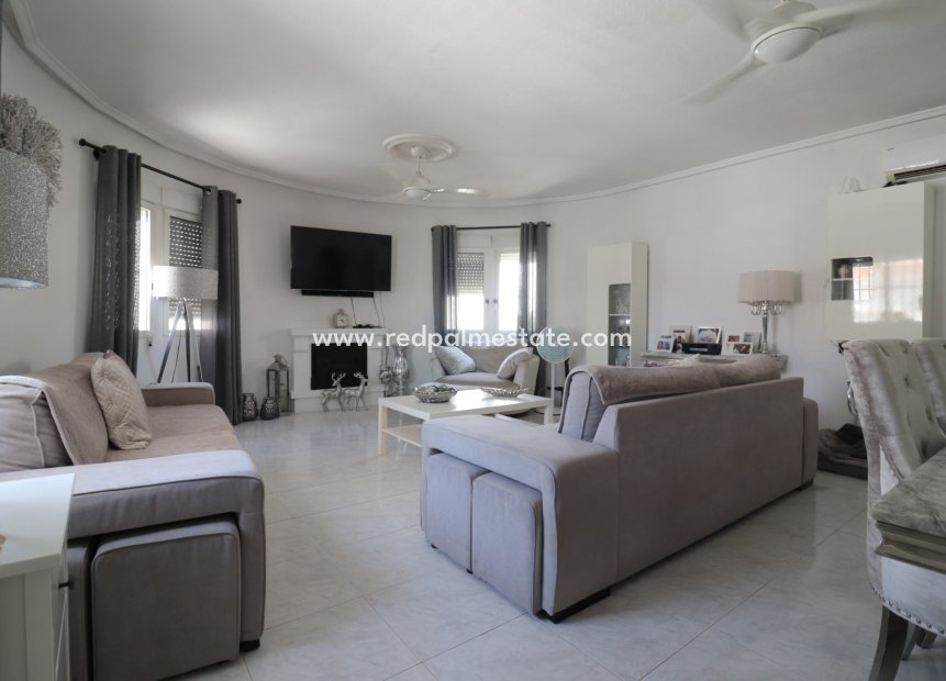 Videresalg - Villa -
Benimar