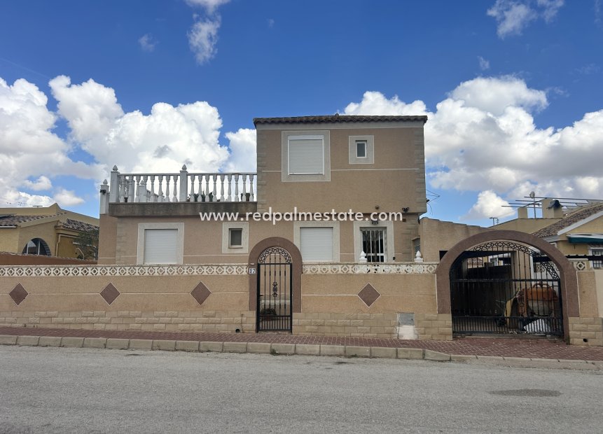 Videresalg - Villa -
Camposol Golf - Inland