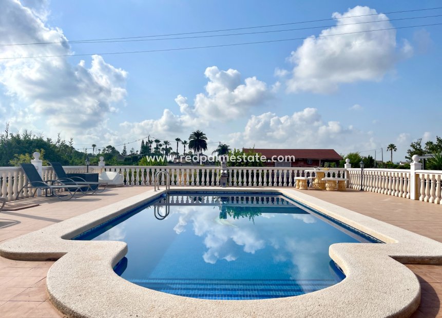 Videresalg - Villa -
Catral - Costa Blanca