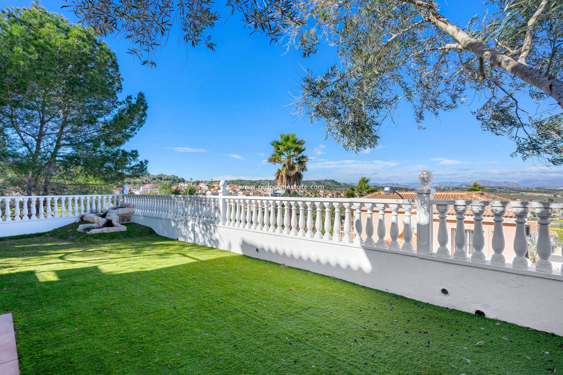 Videresalg - Villa -
Ciudad De Las Comunicaciones - Costa Blanca