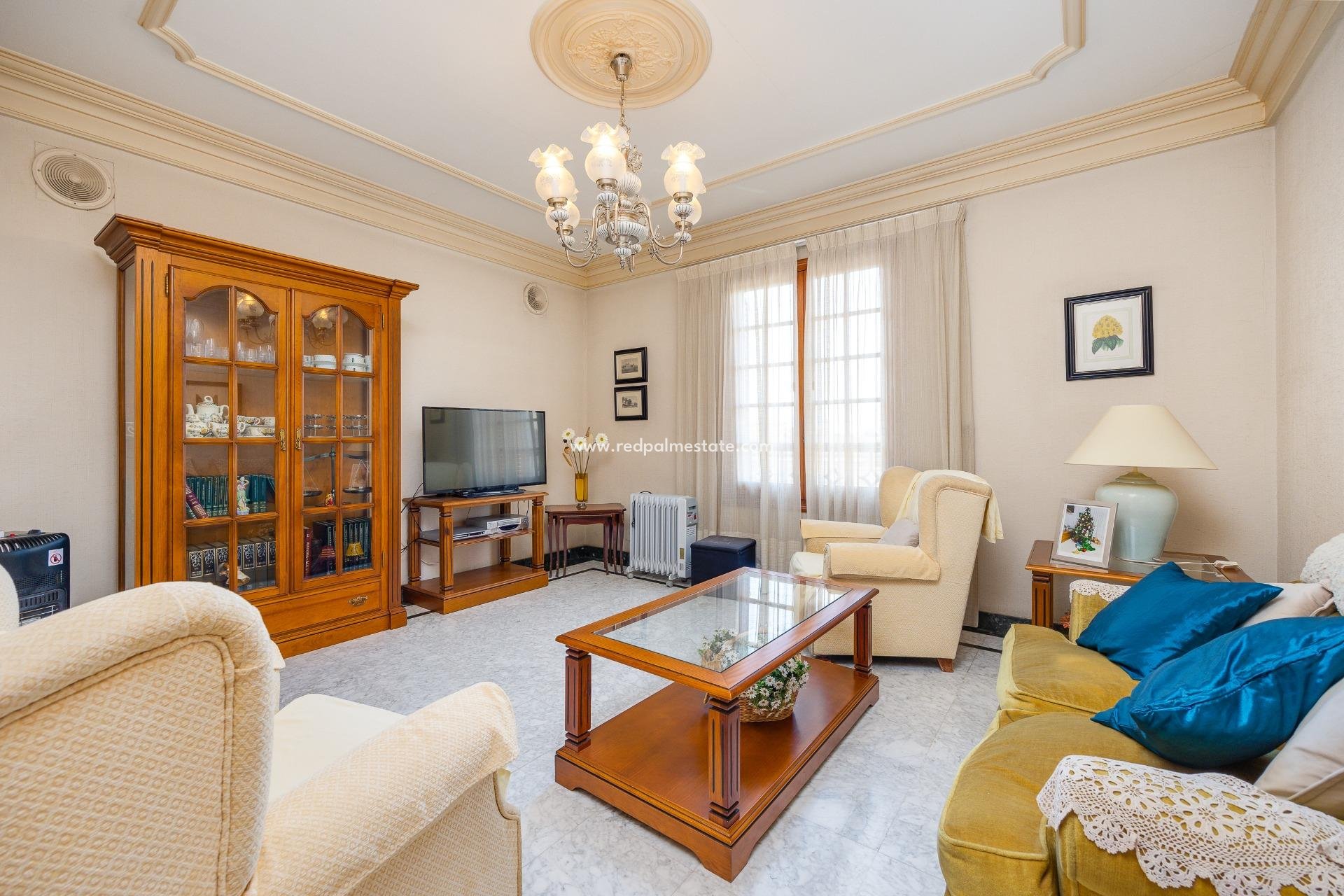 Videresalg - Villa -
Cox - Callosa de Segura