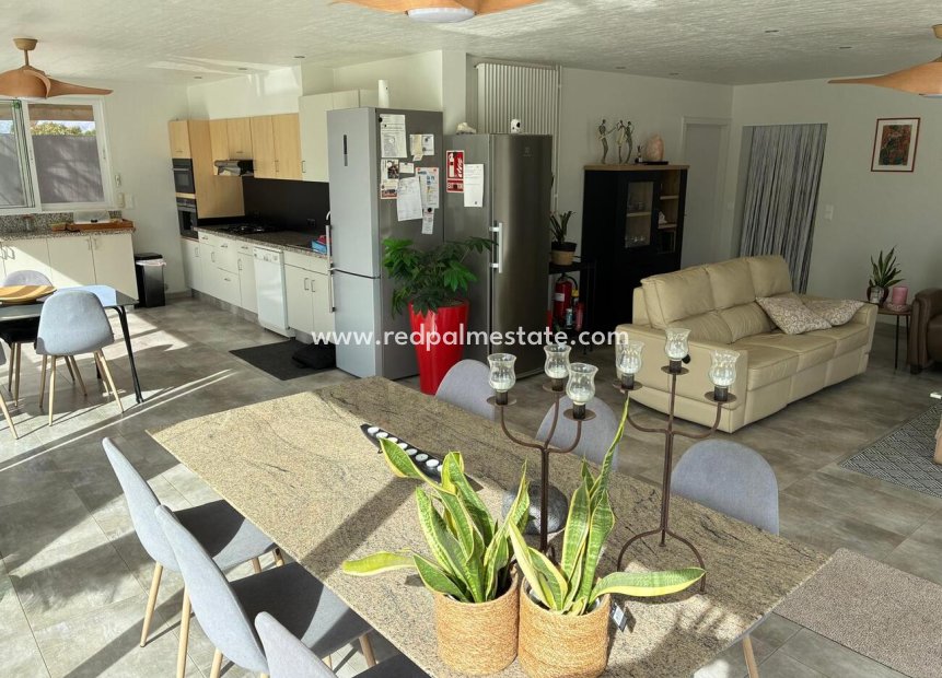 Videresalg - Villa -
Crevillente - Costa Blanca